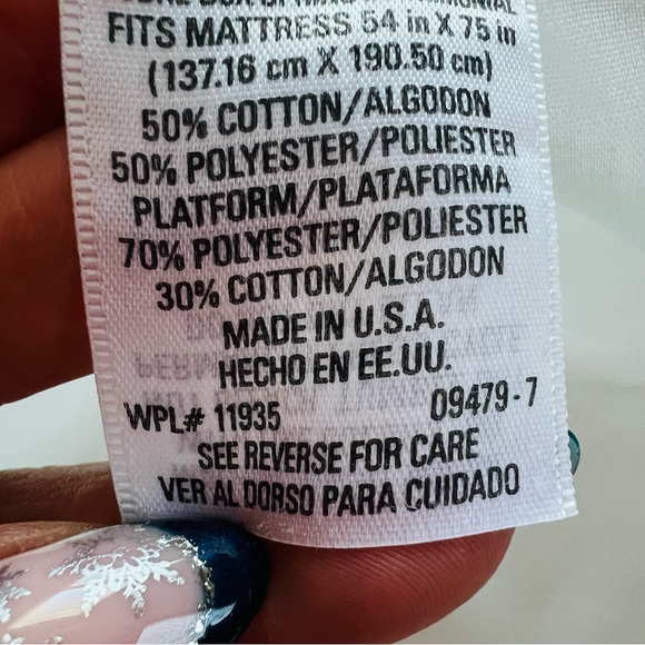 Vintage Full Size Bed Skirt .
White Cotton Bed Skirt With Richelieu Lace. - Picture 8 of 8